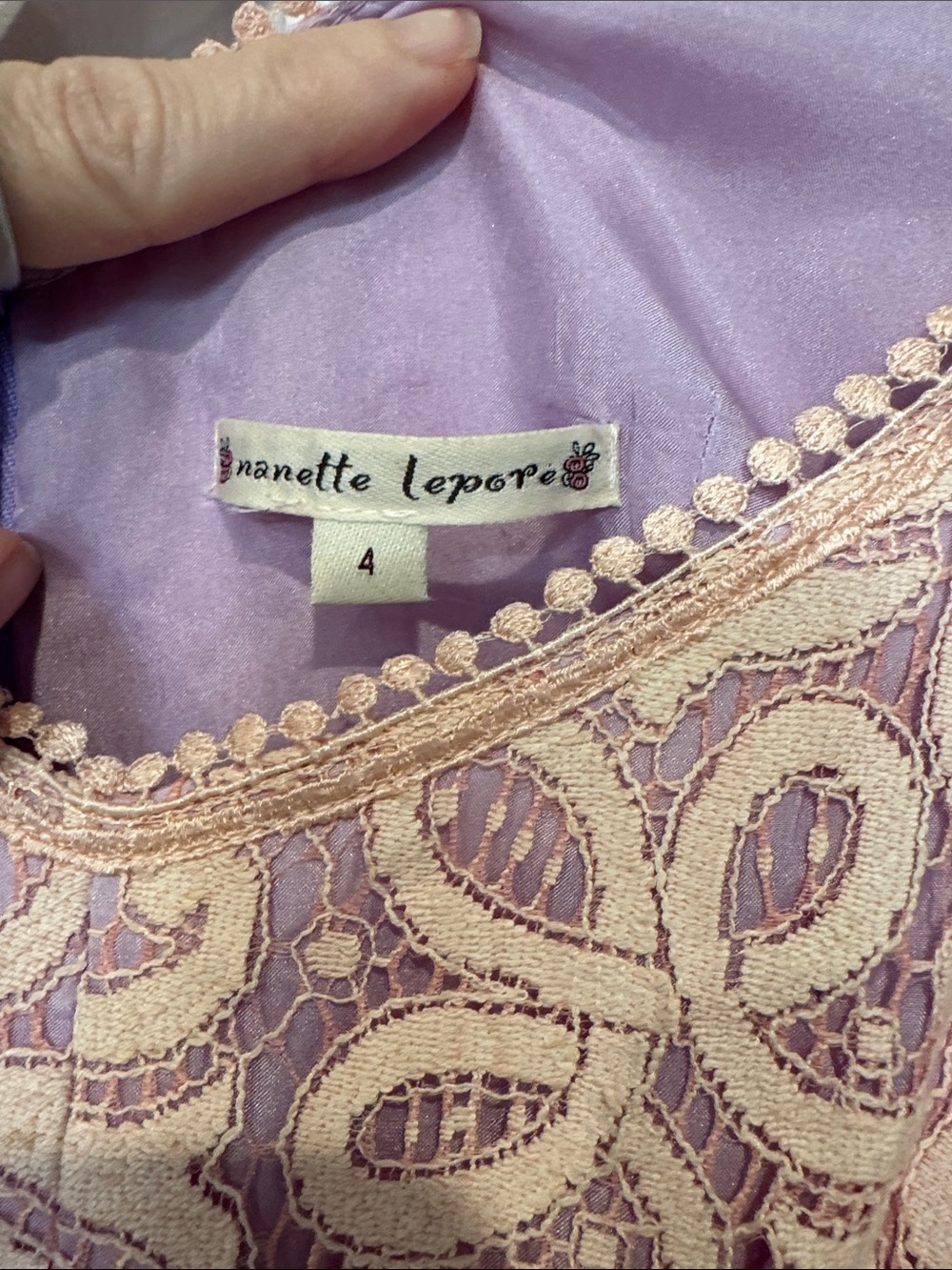 Nanette Lepore woman’s Pink Lace Overlay Dress with V-Neck size 4 - Picture 7 of 7